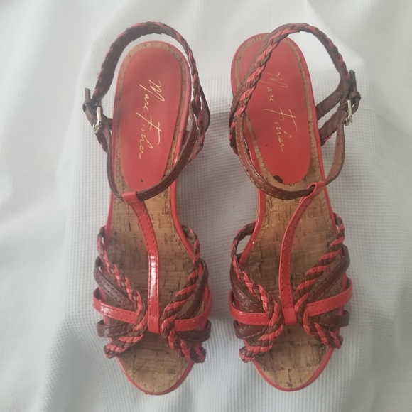 Marc Fisher Wedges - Picture 3 of 4